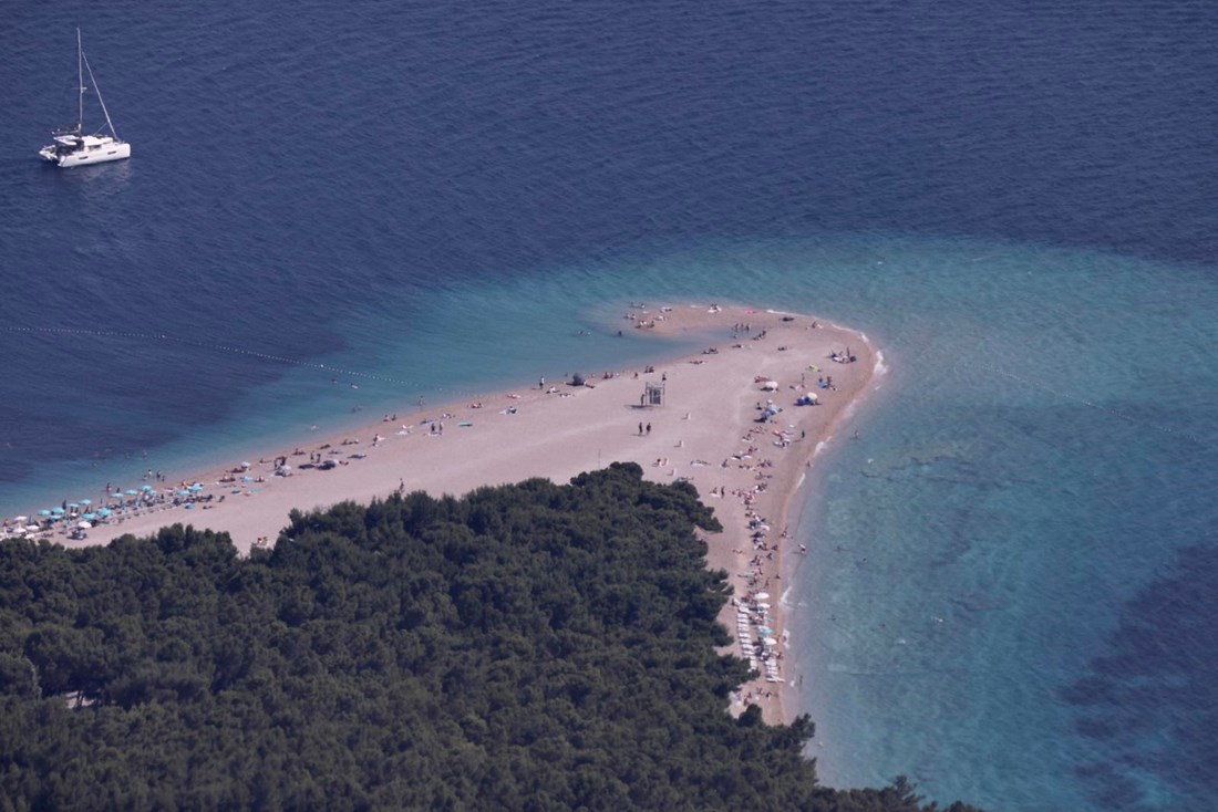 FOTO Ovako iz zraka izgleda plaža Zlatni rat, vidljiva je promjena oblika