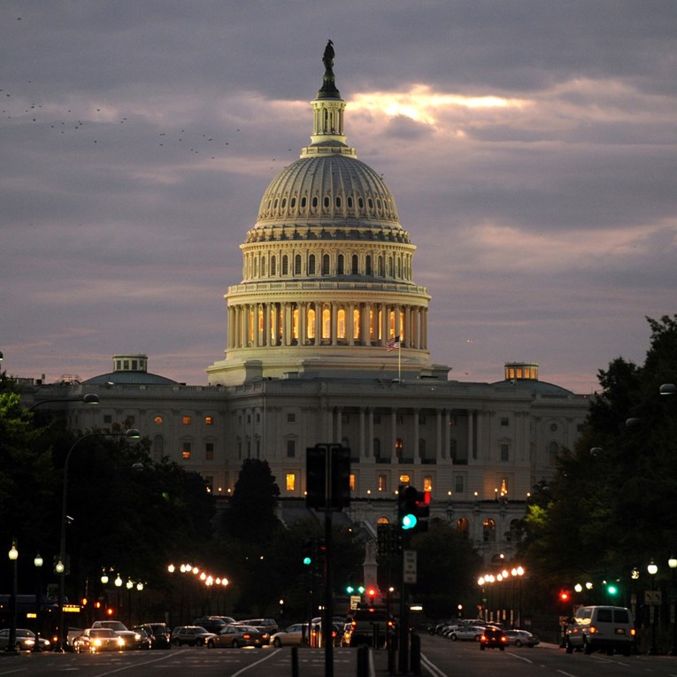 Radnici vlade SAD-a dobili ultimatum. Moraju se seliti u Washington ako rade od kuće