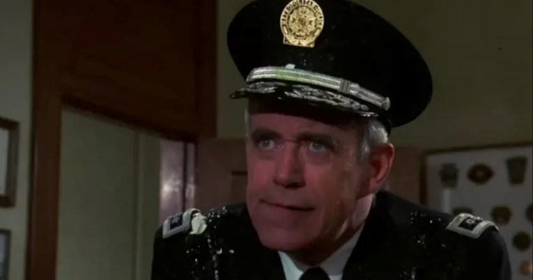 Umro je George Ross Robertson, glumac iz Policijske akademije