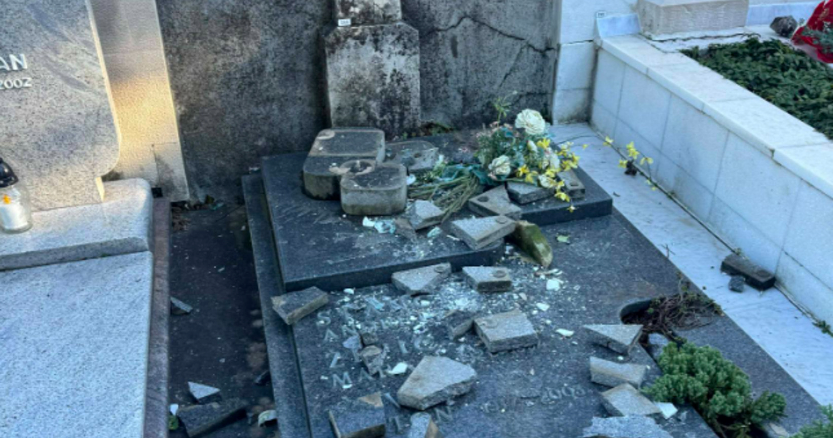 FOTO U Sloveniji oskvrnuto i opljačkano 110 grobova