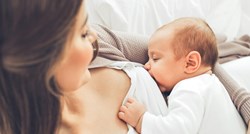 Studija: Bebe hranjene na bočicu nisu ništa manje povezane s mamom od dojenih beba