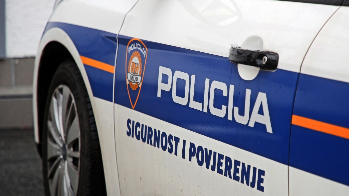 Biciklist u Splitu udario pješakinju i pobjegao. Policija traži svjedoke