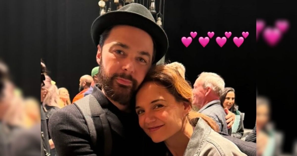 Katie Holmes pozirala sa Sheldonom, mnogi ga nisu prepoznali