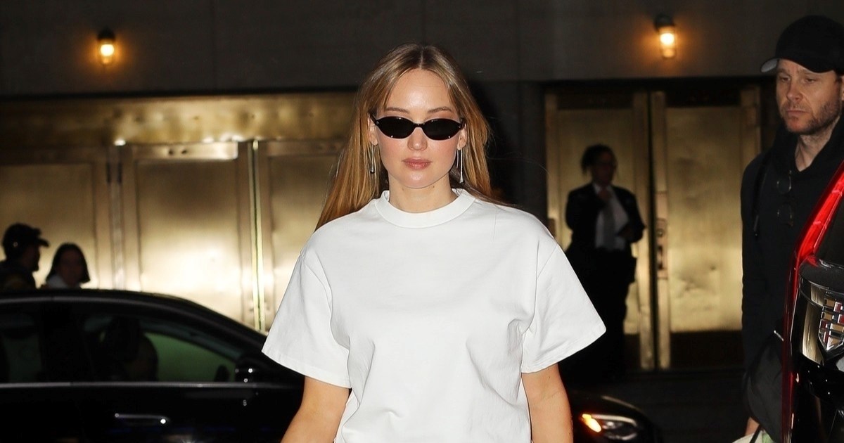 Jennifer Lawrence dokazuje: I obična bijela majica može biti glamurozna