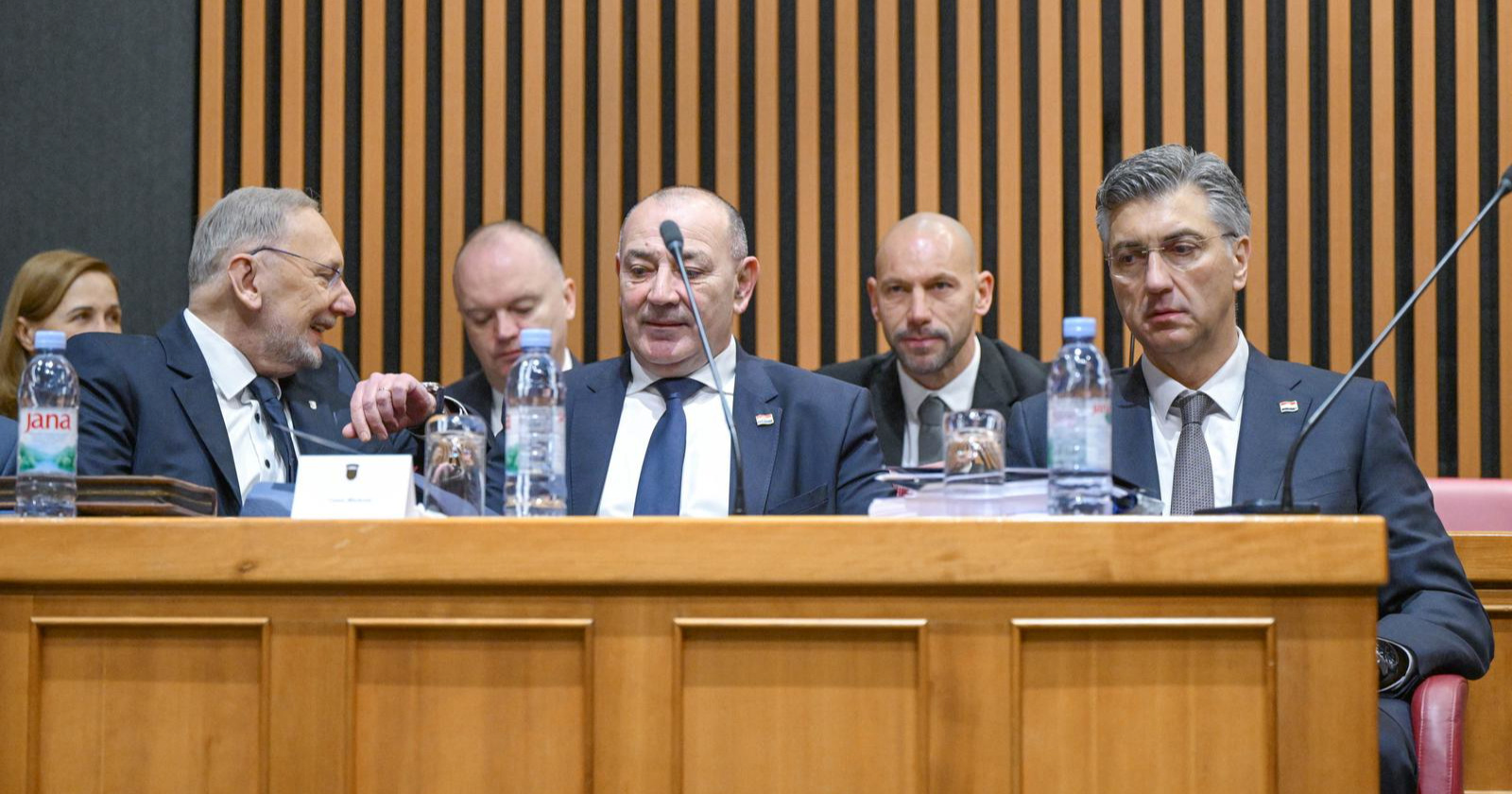 Oporba o plivajućem PDV-u: Plenković je kapitulirao pred inflacijom