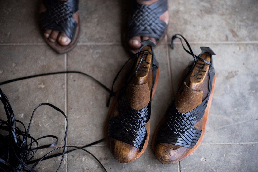 Zbog spornog dizajna sandala adidas poslao predstavnike u meksičko selo