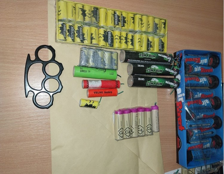 FOTO Ovo je policija našla kod maloljetnika u Novom Zagrebu