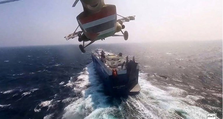 Huti opet napali u Crvenom moru. Američki helikopteri uništili njihove brodove 