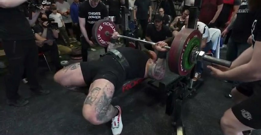 VIDEO Najjači čovjek na svijetu pokušao dići 250 kg. Poslušajte što mu se dogodilo