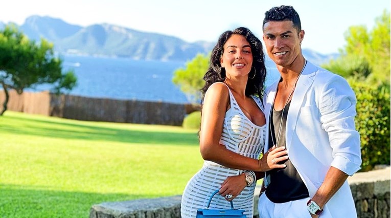 Ronaldo iznenadio Georginu skupocjenim poklonom, ona priznala: Još sam bez riječi