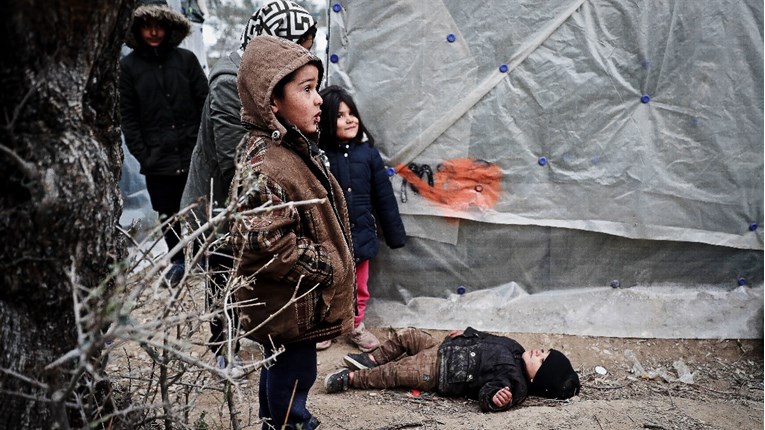 Nevladine organizacije žele papi predstaviti uvjete života izbjeglica u Grčkoj