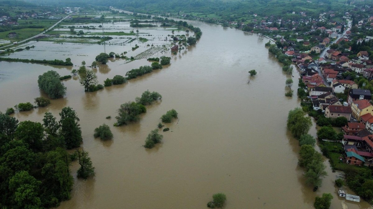 FOTO Izvanredno stanje u Hrvatskoj Kostajnici. Pogledajte prizore iz zraka