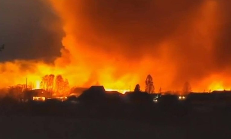 VIDEO Novi ukrajinski napad u Rusiji, izbio ogroman požar