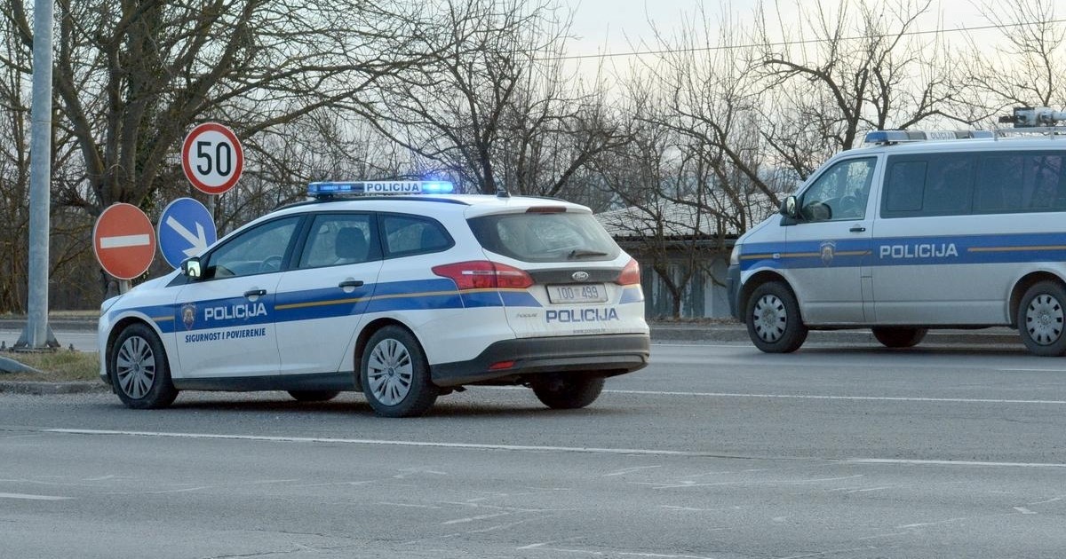 Mrtav pijan izudarao auto na parkiralištu u Sisku pa pobjegao s mjesta nesreće