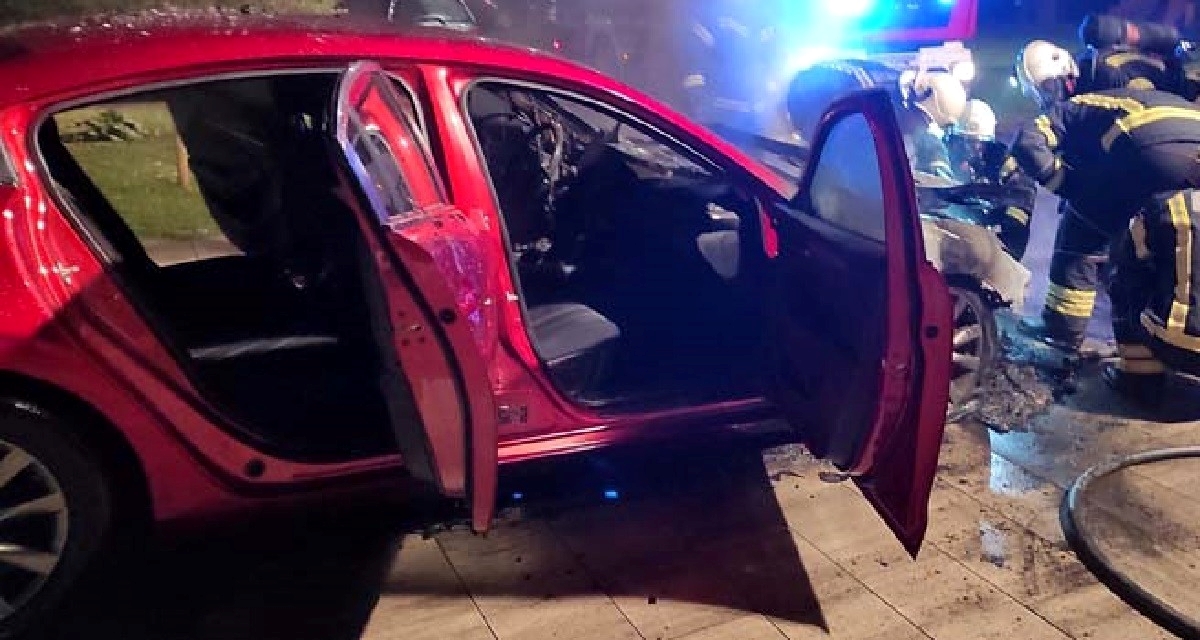 Kod Osijeka zapaljeni automobili, uzrok požara nije tehnički kvar