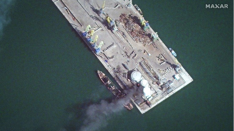 Objavljene satelitske snimke važnog ruskog broda koji su uništili Ukrajinci
