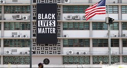 Transparent "Crni životi su važni" uklonjen s američke ambasade u Seulu