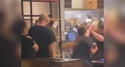 Žena u SAD-u napala radnicu fast fooda. Sud joj naredio da dva mjeseca tamo radi