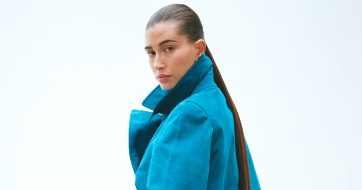 Hailey Bieber istaknula noge u odvažnom cvjetnom bodiju