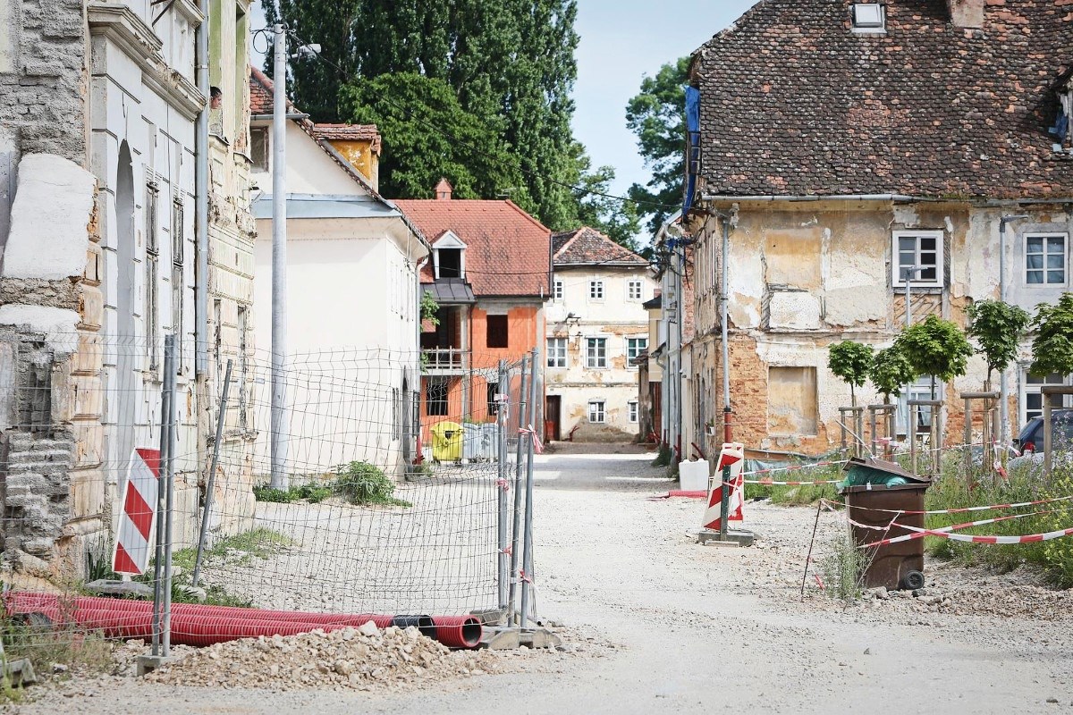 Karlovac najavio tužbu protiv izvođača radova zbog oštećenja u povijesnoj jezgri