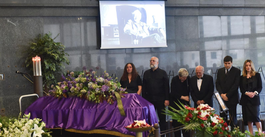 VIDEO Na zagrebačkom Krematoriju obitelj i prijatelji oprostili se od Duška Valentića