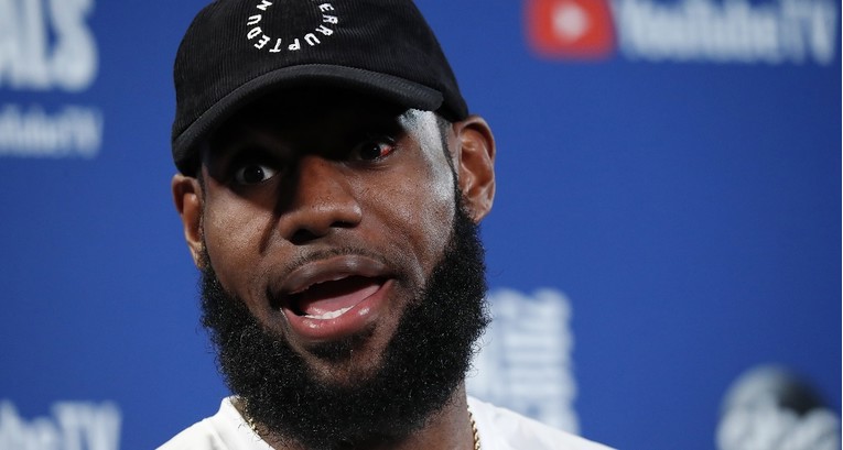 LeBron: Vidio sam da nam ne ide kad zabijem 30 poena pa sam probao s 40