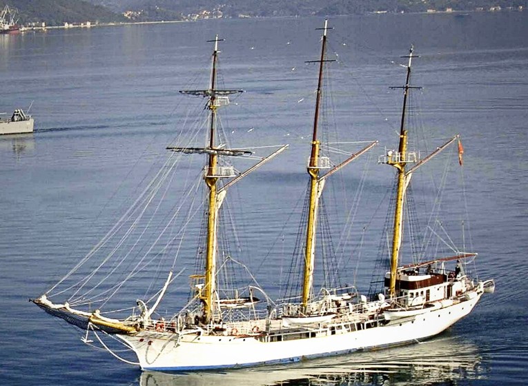 Hrvatska ponovno traži od Crne Gore da joj vrati jedrenjak Jadran
