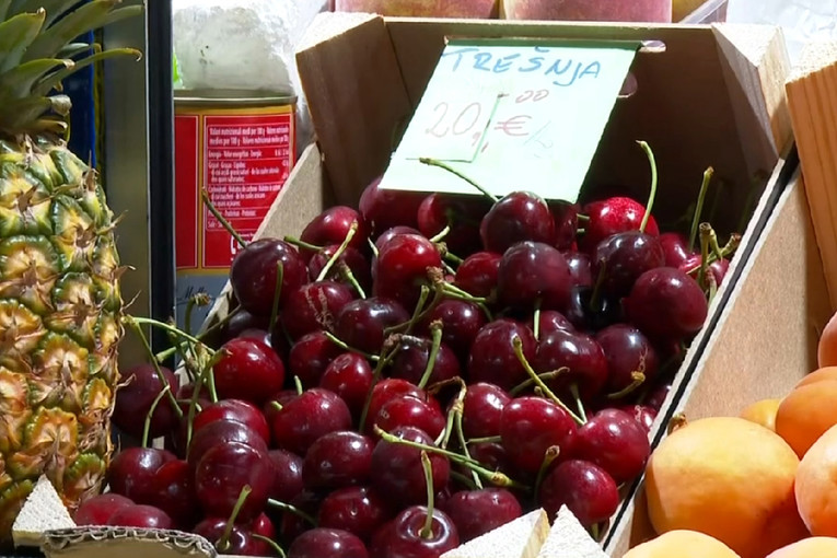 Trešnje na zagrebačkom Dolcu i do 20€ po kilogramu. 