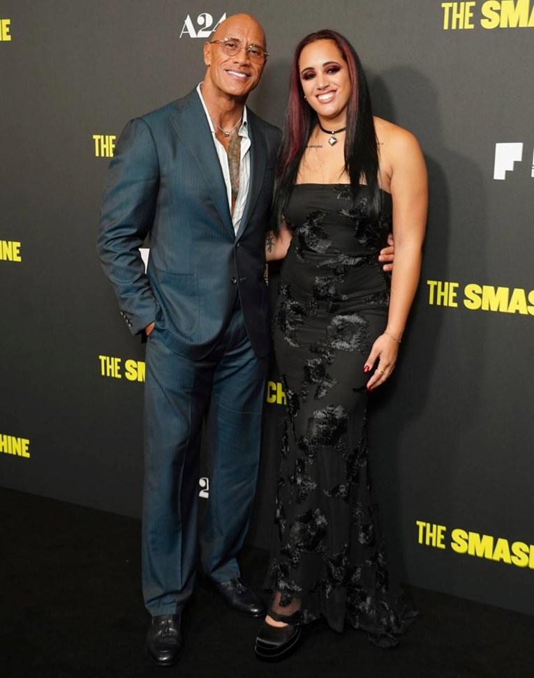 Kći (24) Dwaynea Johnsona javno otkrila da ima djevojku 