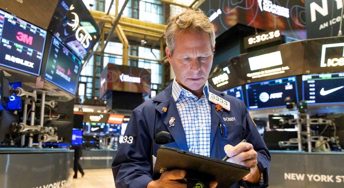 Pale dionice tehnoloških divova, Wall Street skliznuo s rekordnih razina