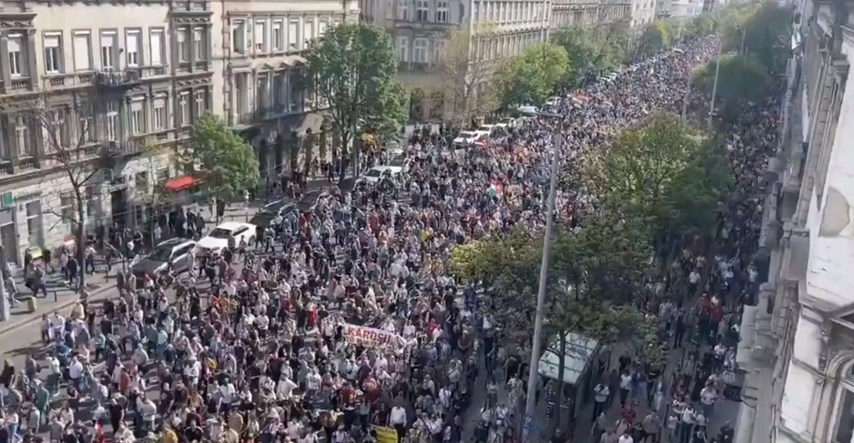 VIDEO Velik prosvjed protiv Orbana u Budimpešti, deseci tisuća ljudi na ulicama