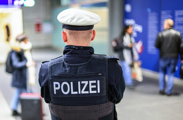 Nijemac 973 puta zlostavljao svoju pokćerku. Sudac: Mislio sam da sam sve vidio