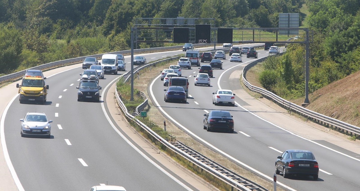Dvije nesreće na A1 u smjeru Zagreba, na A3 uočena srna