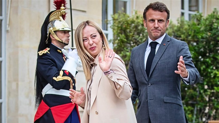 Francuska i Italija će nastaviti vojnu potporu Ukrajini, poručili Macron i Meloni