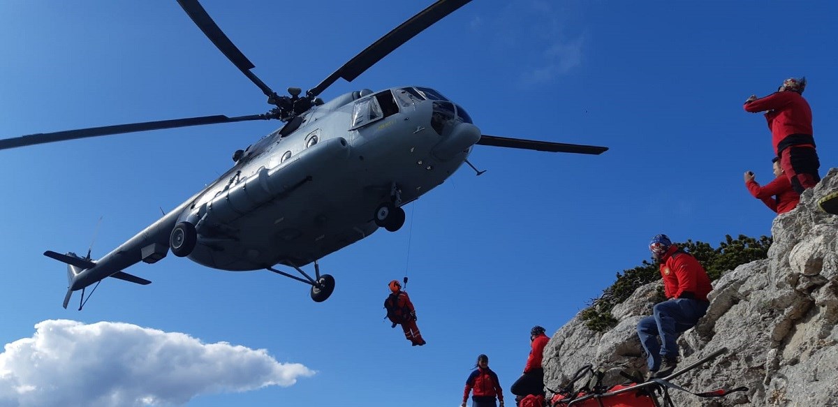 FOTO Planinarka pala na Velebitu, spašavali je HGSS i helikopter