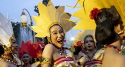 Plesačice na Baliju u tradicionalnim nošnjama sudjelovale u novogodišnjoj paradi