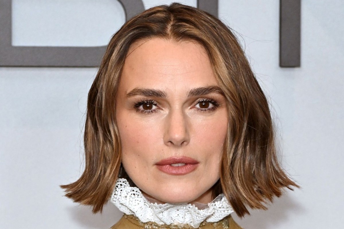 Ovo je sjenilo koje je Keira Knightley nosila na premijeri nove serije