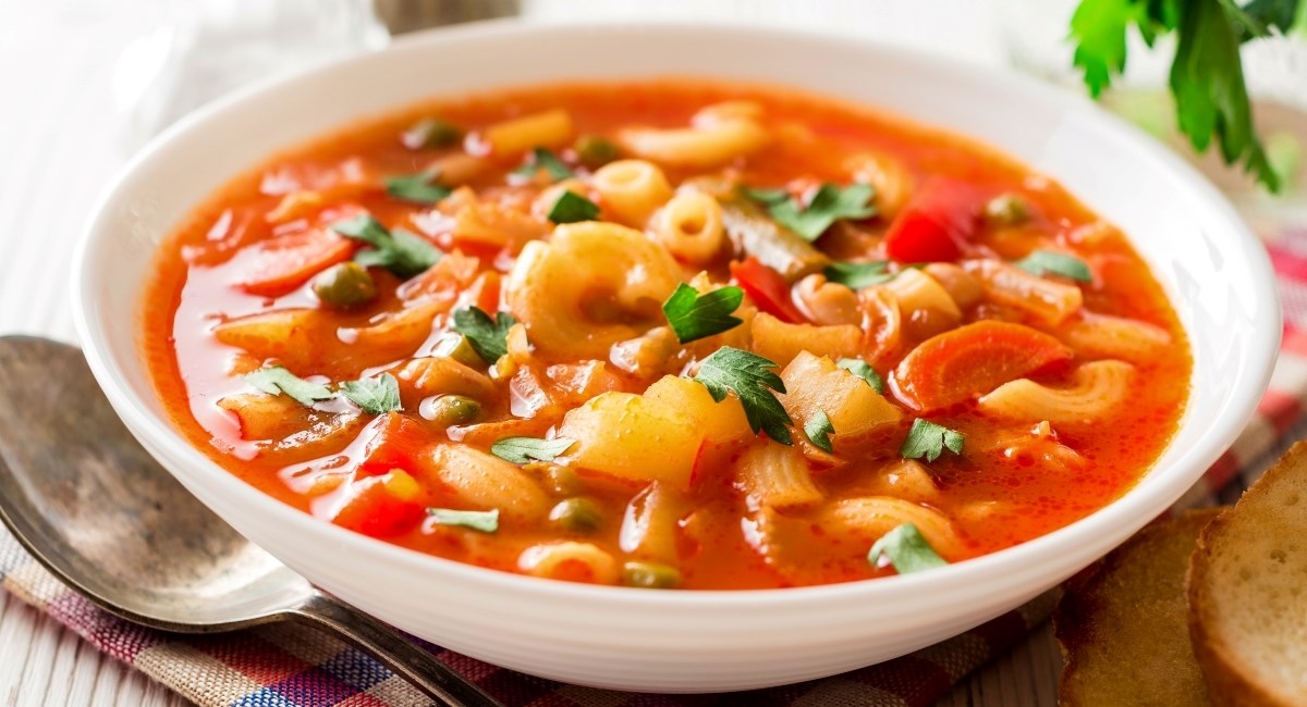 Vruće je, a vama se jede na žlicu? Ovo su ljetna variva gotova u 30 minuta