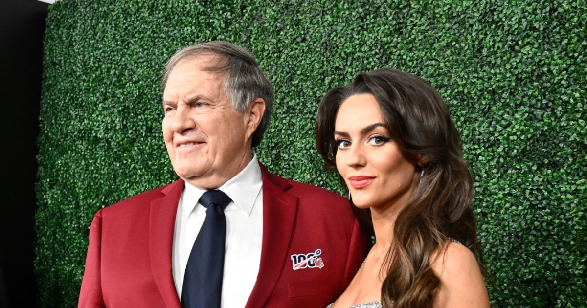 Bill Belichick (73) bodrio djevojku Jordon Hudson (24) na izboru za Miss