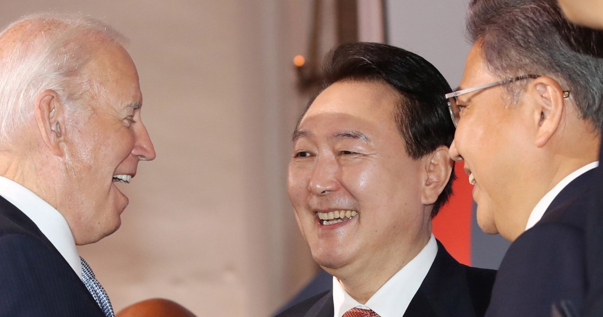 Predsjednik Južne Koreje postao hit nakon što je opsovao poslije sastanka s Bidenom