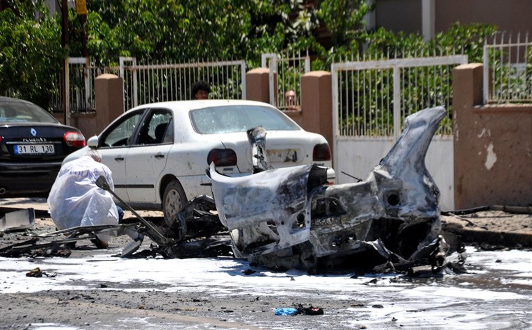 Na granici Turske i Sirije eksplodirao auto, poginulo troje ljudi