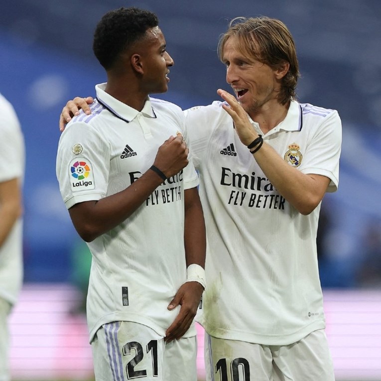 Pogledajte kako se Real Madrid našalio s Modrićem za Dan očeva