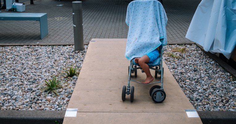 Udruga Roda upozorava: Pokrivanje dječjih kolica nanosi više štete nego koristi