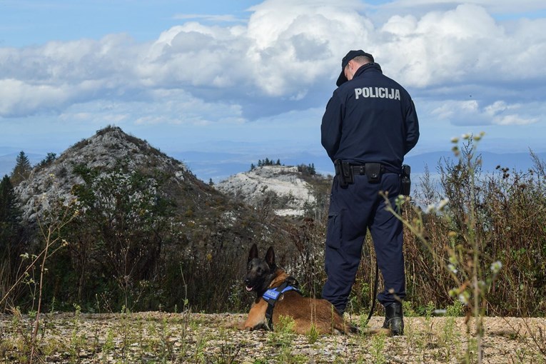 Nevidljivi migranti u Hrvatskoj: Za sobom ostavljaju kolica, pelene, odjeću...