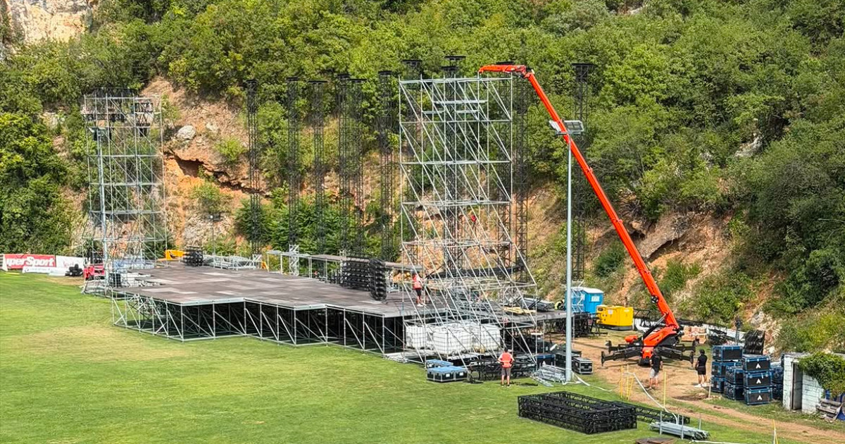 Thompson pokazao kako napreduju pripreme za koncert u Imotskom