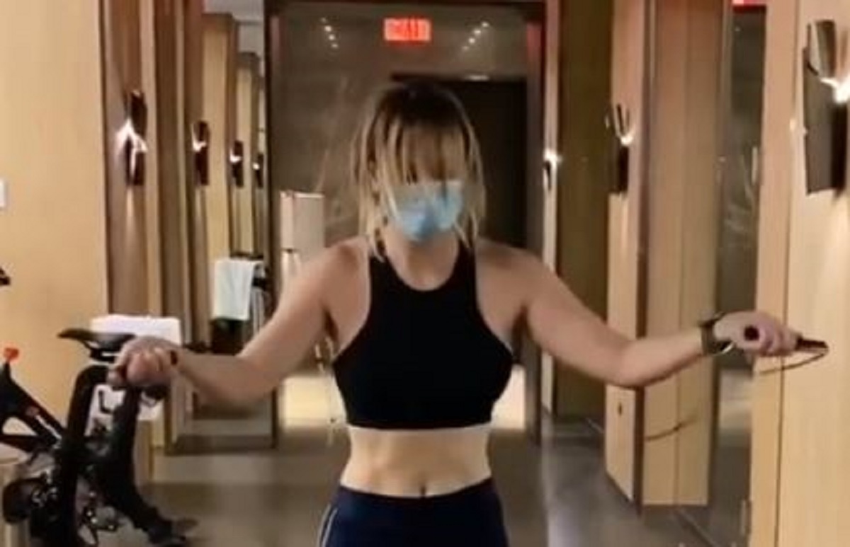 Kaley Cuoco morala se zbog jednog detalja opravdavati fanovima nakon vježbanja