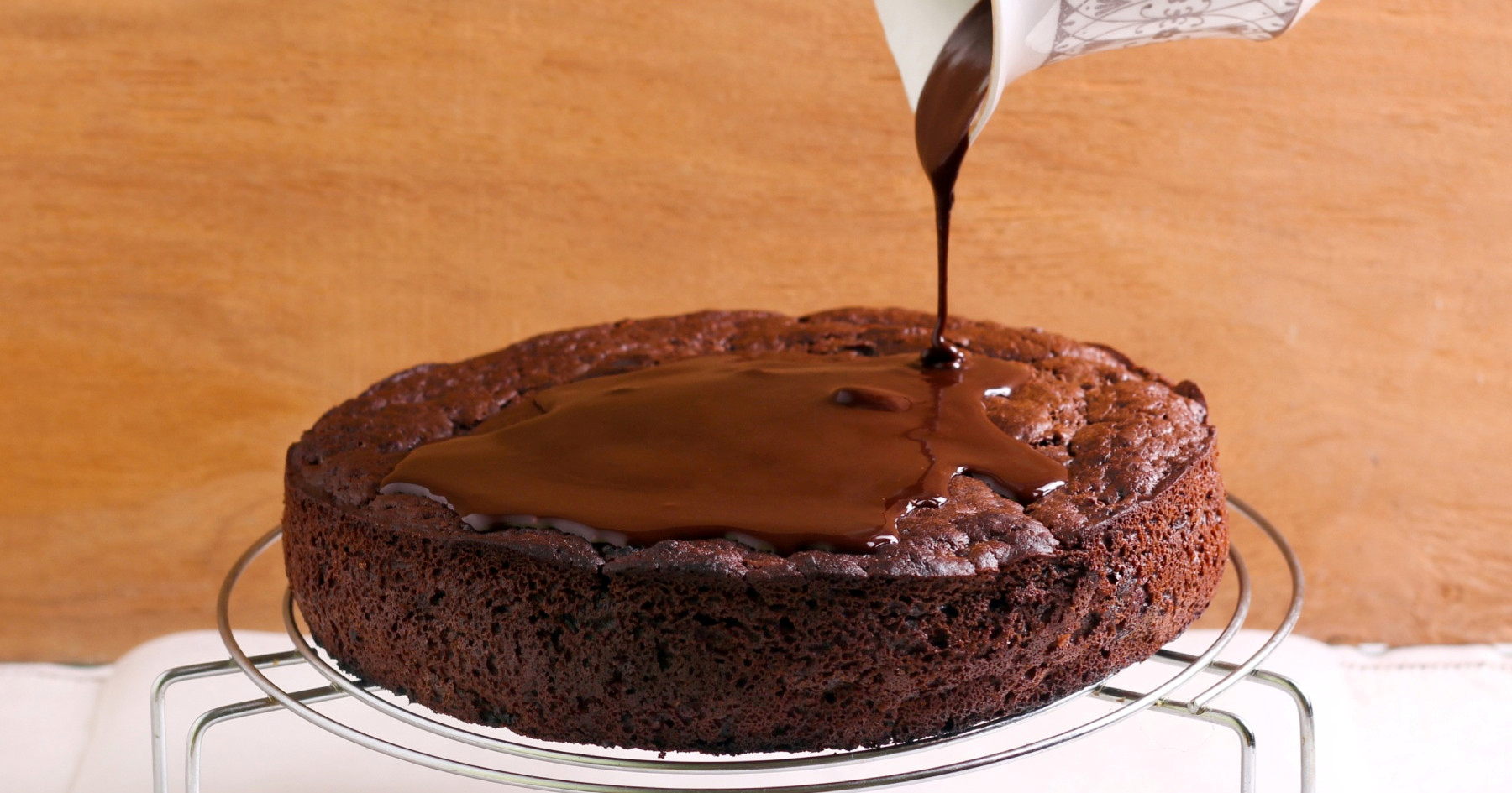 Zdravija čokoladna torta s bademovim brašnom, desert bez grižnje savjesti