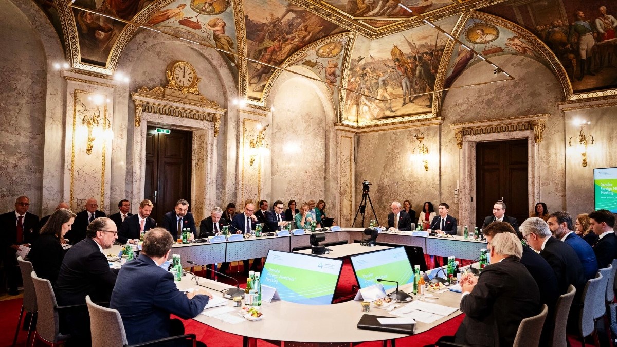 Ministri podunavskih zemalja: Vatreni obruč se steže oko regije