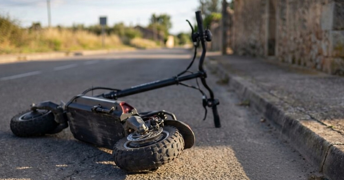 Maloljetnica (16) jurila na električnom romobilu bez kacige. Srušila pješakinju