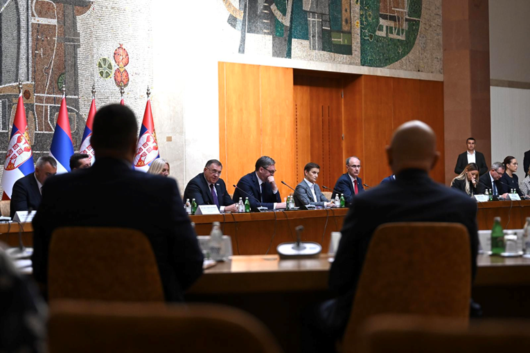 Srpski premijer: Nisam zadovoljan. Neki ministri se pojavljuju samo na Instagramu